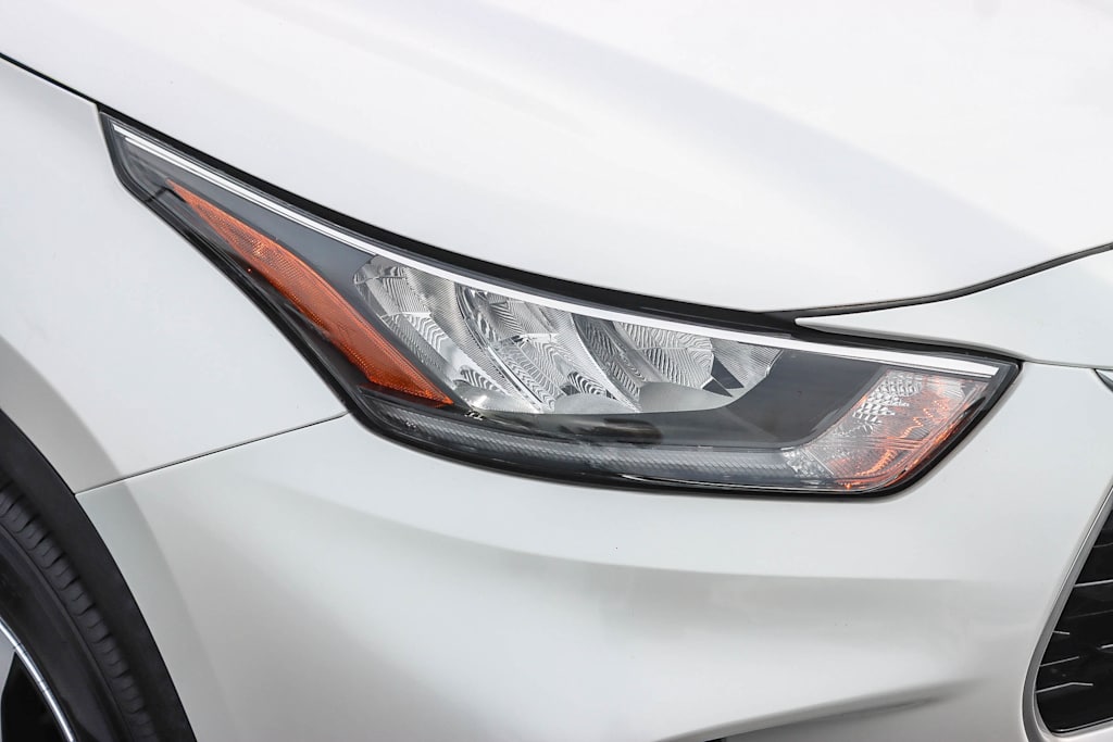 Thumbnail: 2020 Toyota Highlander - 18