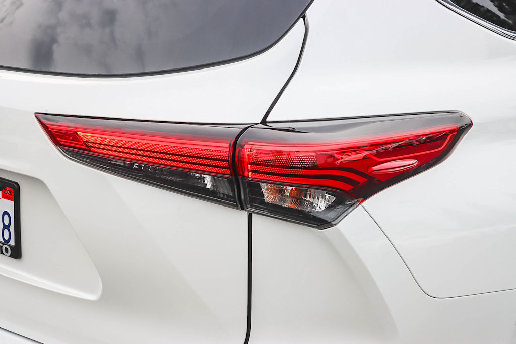 Thumbnail: 2020 Toyota Highlander - 19