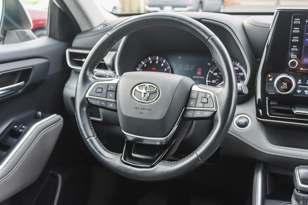 Thumbnail: 2020 Toyota Highlander - 2