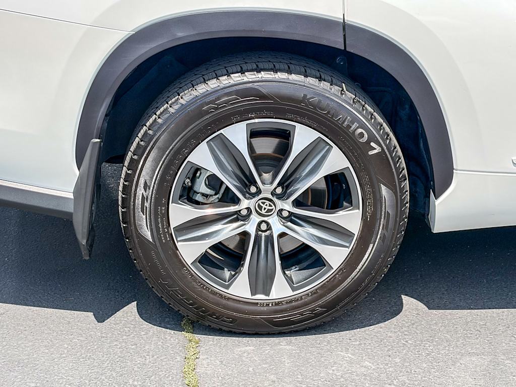 Thumbnail: 2021 Toyota Highlander - 20