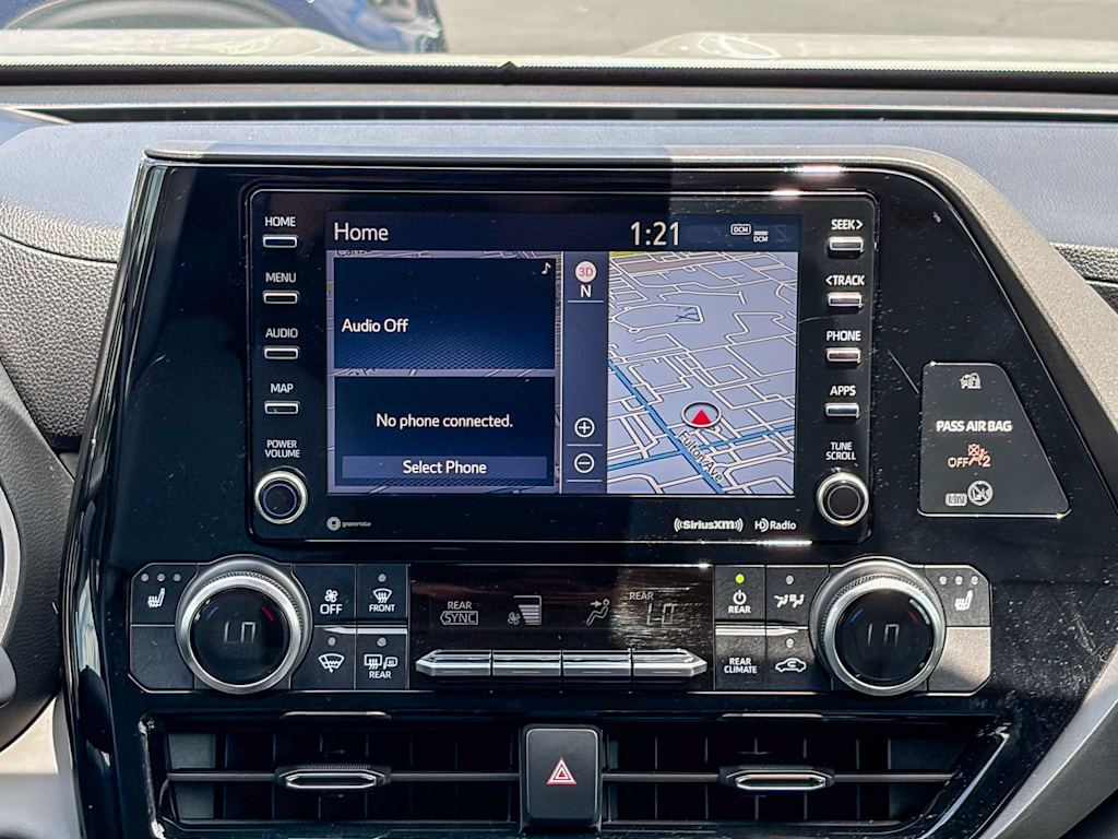 Thumbnail: 2021 Toyota Highlander - 21