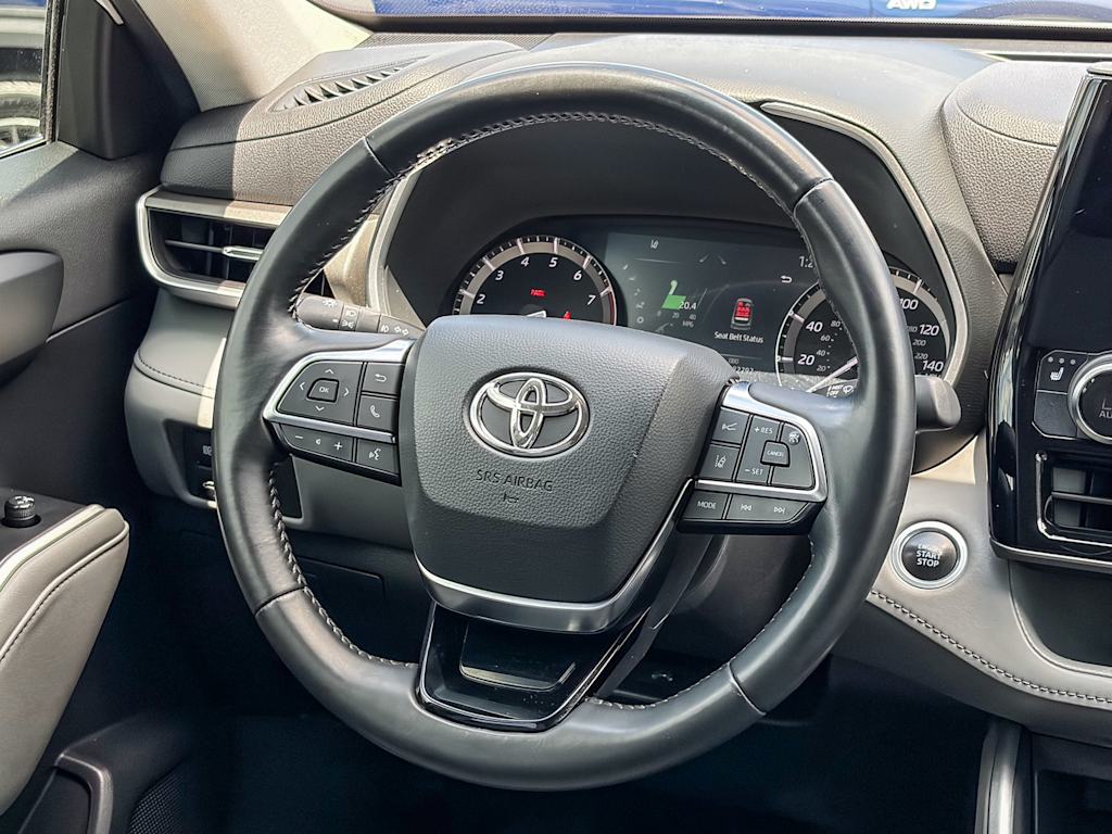 Thumbnail: 2021 Toyota Highlander - 8