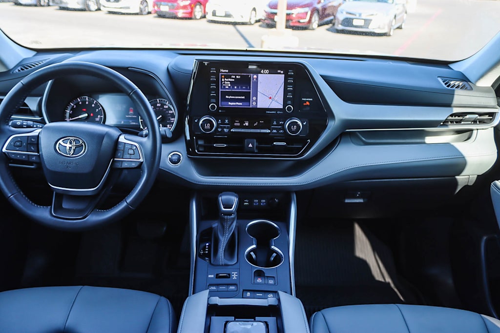 Thumbnail: 2022 Toyota Highlander - 2