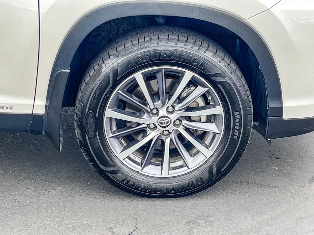 Thumbnail: 2019 Toyota Highlander - 6