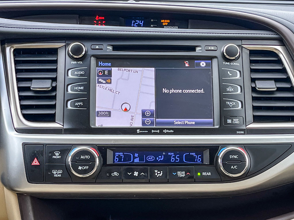 Thumbnail: 2019 Toyota Highlander - 22