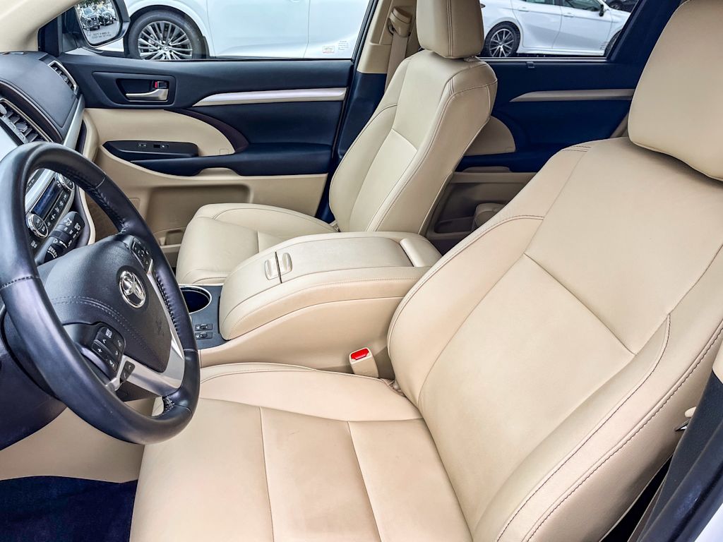 Thumbnail: 2019 Toyota Highlander - 10