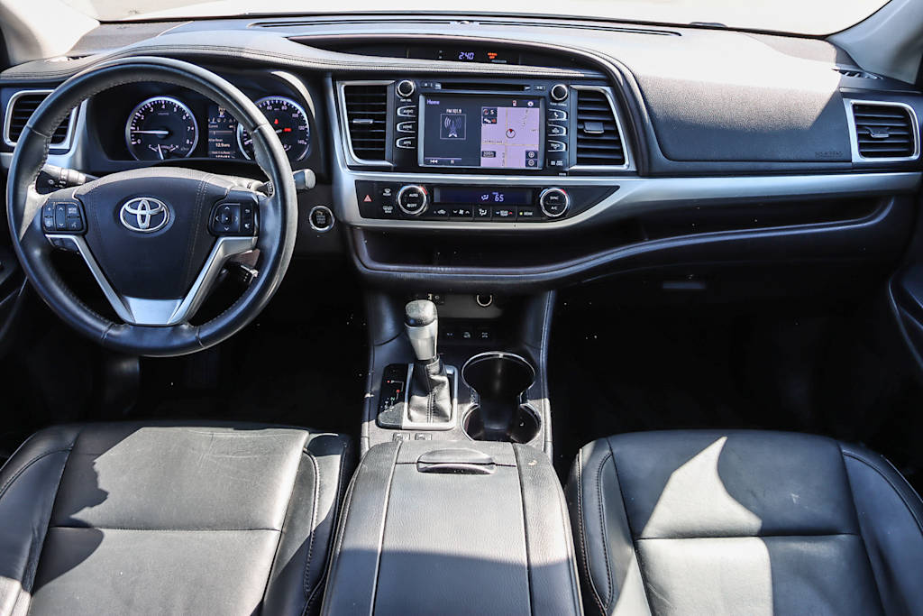 2016 Toyota Highlander XLE 2