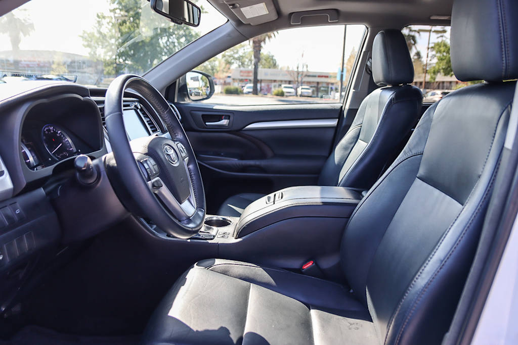 2016 Toyota Highlander XLE 10