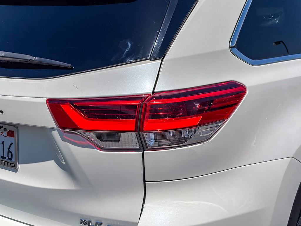 Thumbnail: 2017 Toyota Highlander - 20