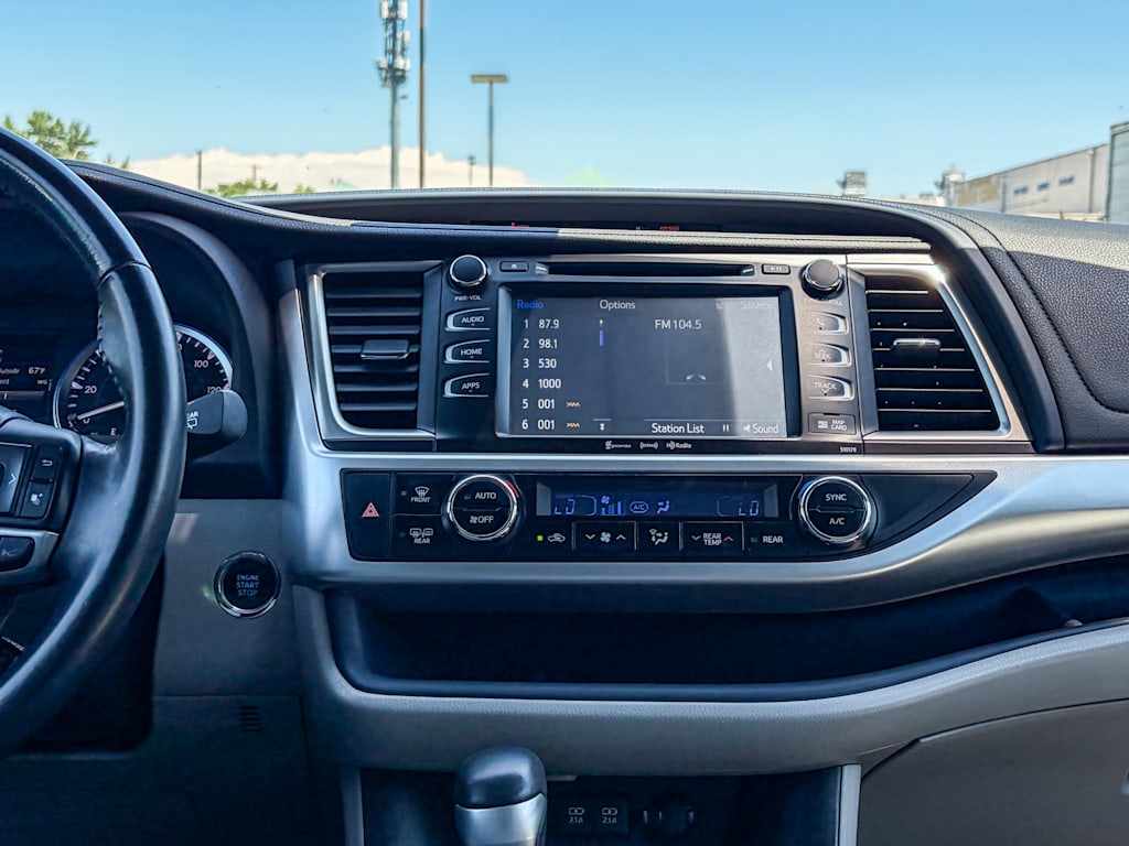 Thumbnail: 2017 Toyota Highlander - 13