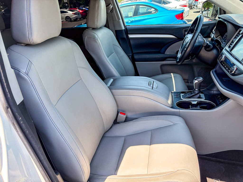 Thumbnail: 2017 Toyota Highlander - 10