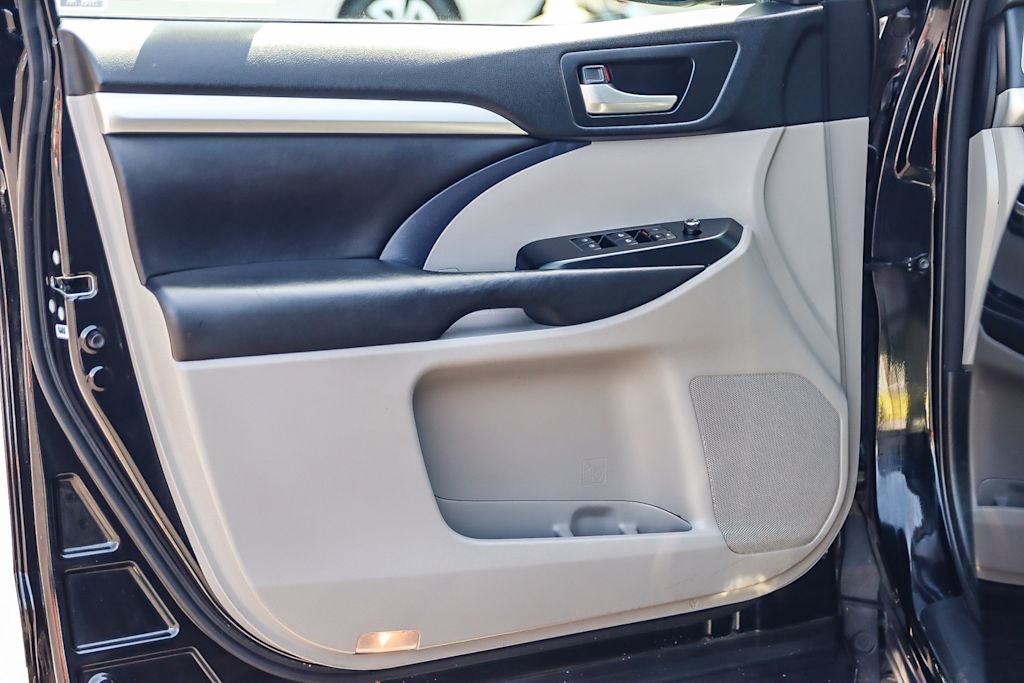 2018 Toyota Highlander XLE 24