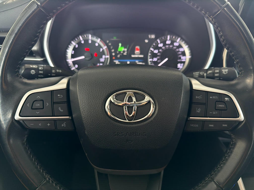 Thumbnail: 2023 Toyota Highlander - 28