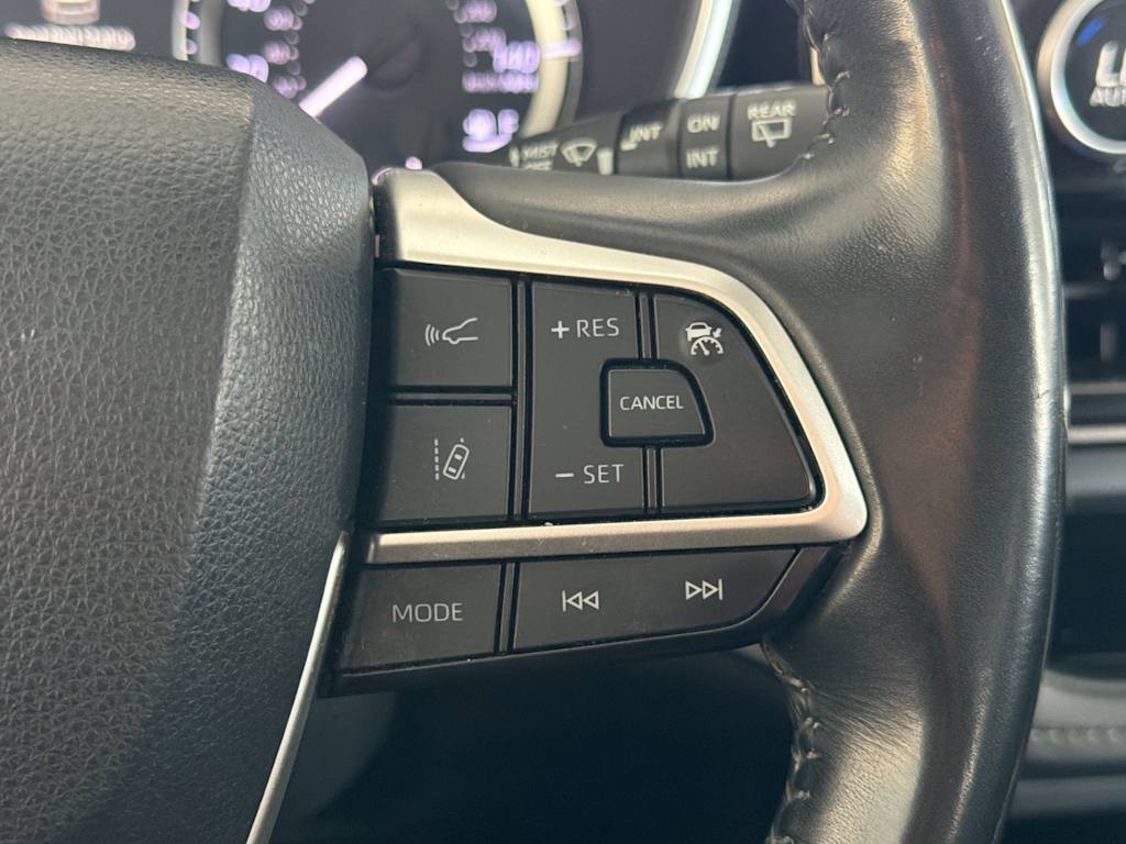 Thumbnail: 2023 Toyota Highlander - 30