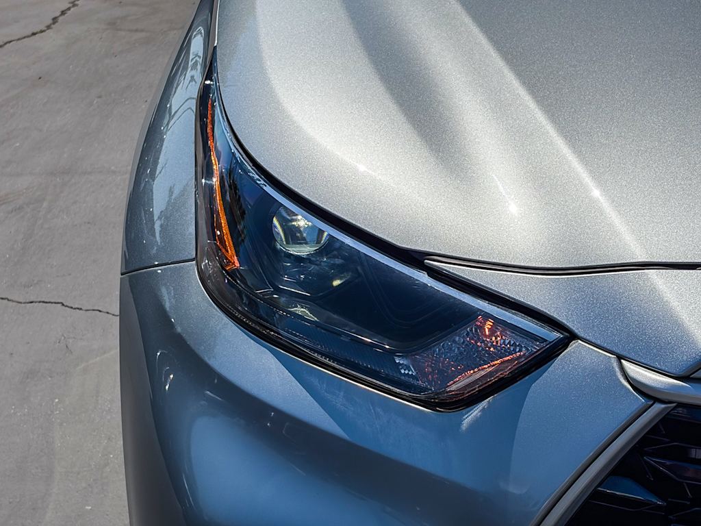 Thumbnail: 2023 Toyota Highlander - 17