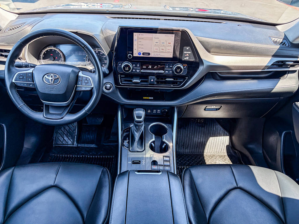 Thumbnail: 2023 Toyota Highlander - 2