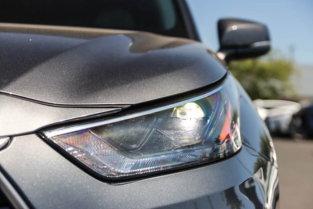 Thumbnail: 2023 Toyota Highlander - 18