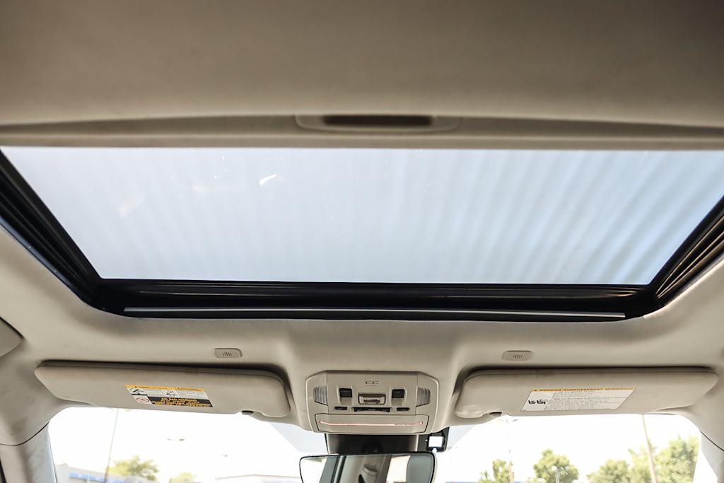 Thumbnail: 2023 Toyota Highlander - 22