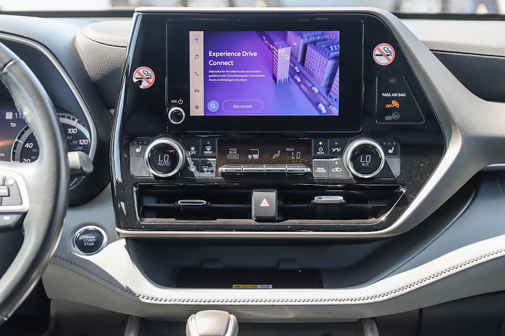 Thumbnail: 2023 Toyota Highlander - 12