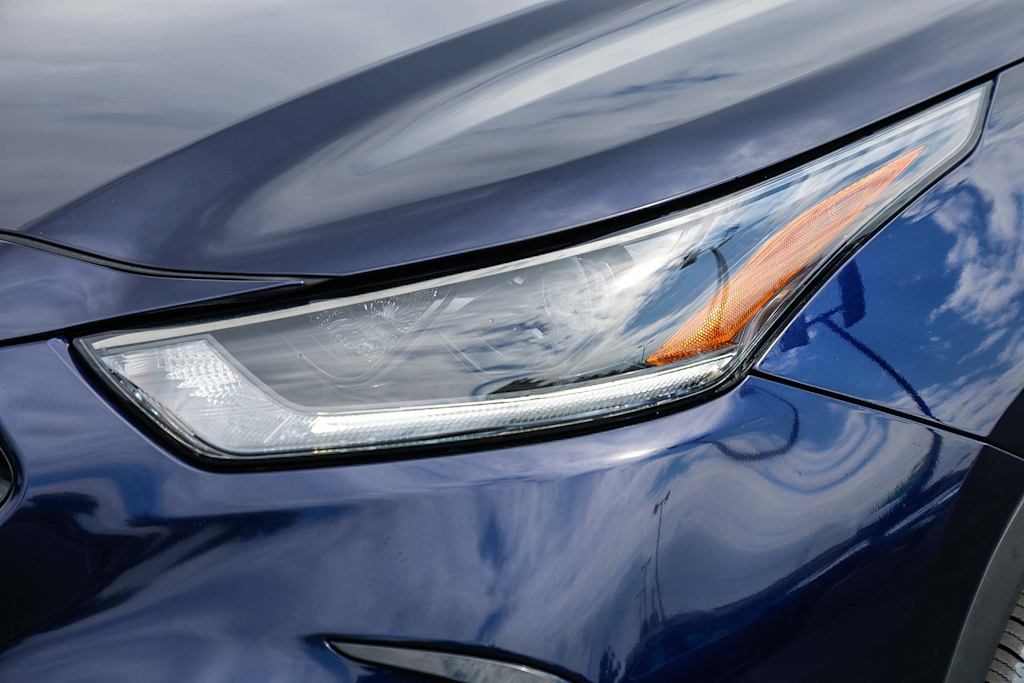 Thumbnail: 2023 Toyota Highlander - 21