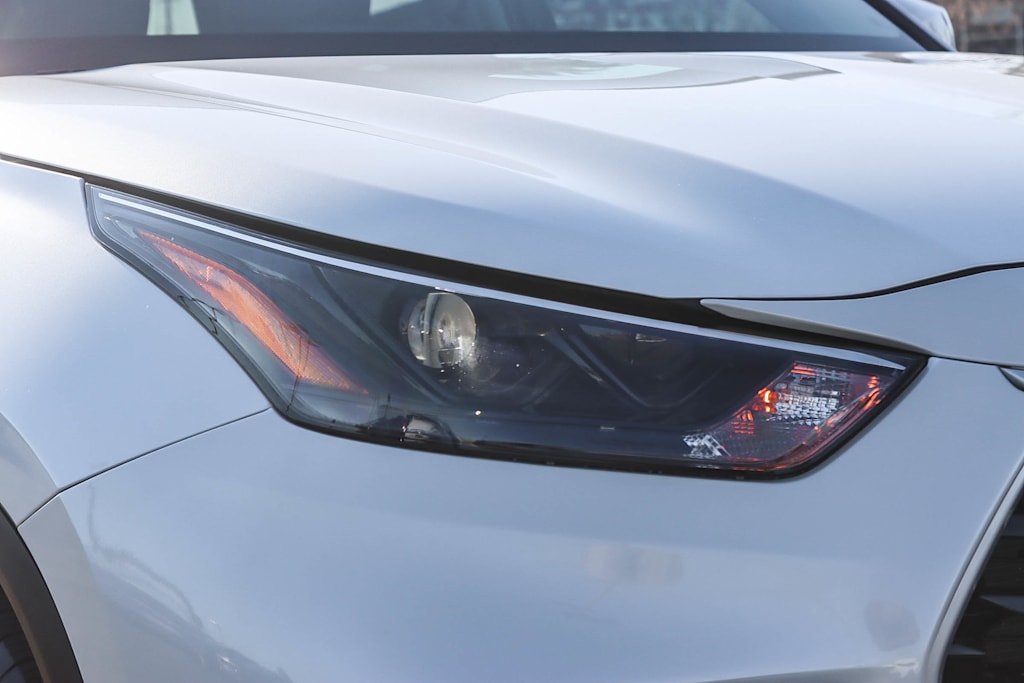 Thumbnail: 2023 Toyota Highlander - 19