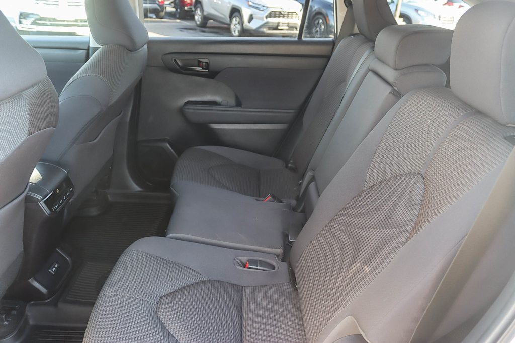 Thumbnail: 2023 Toyota Highlander - 11