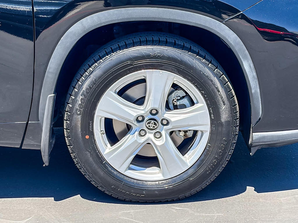 Thumbnail: 2024 Toyota Highlander - 7