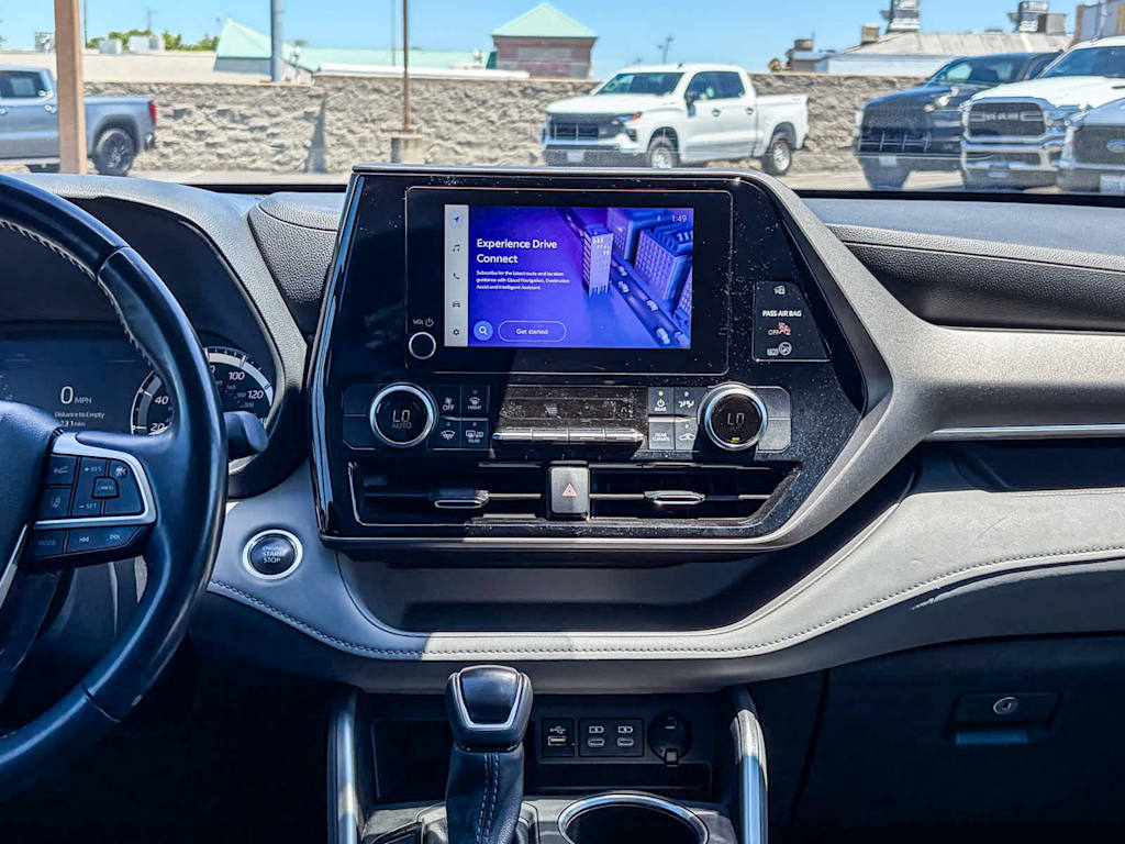 Thumbnail: 2024 Toyota Highlander - 13