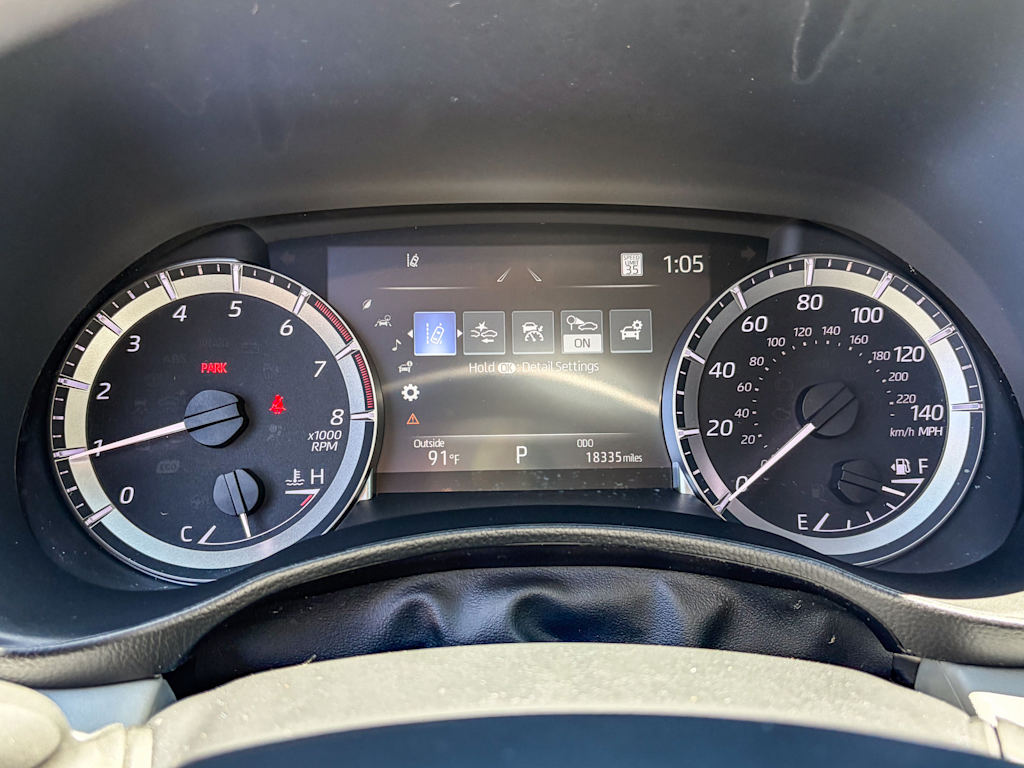 Thumbnail: 2023 Toyota Highlander - 15