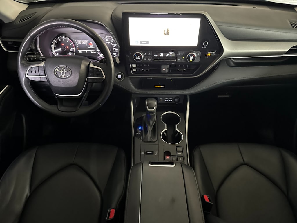 Thumbnail: 2023 Toyota Highlander - 2