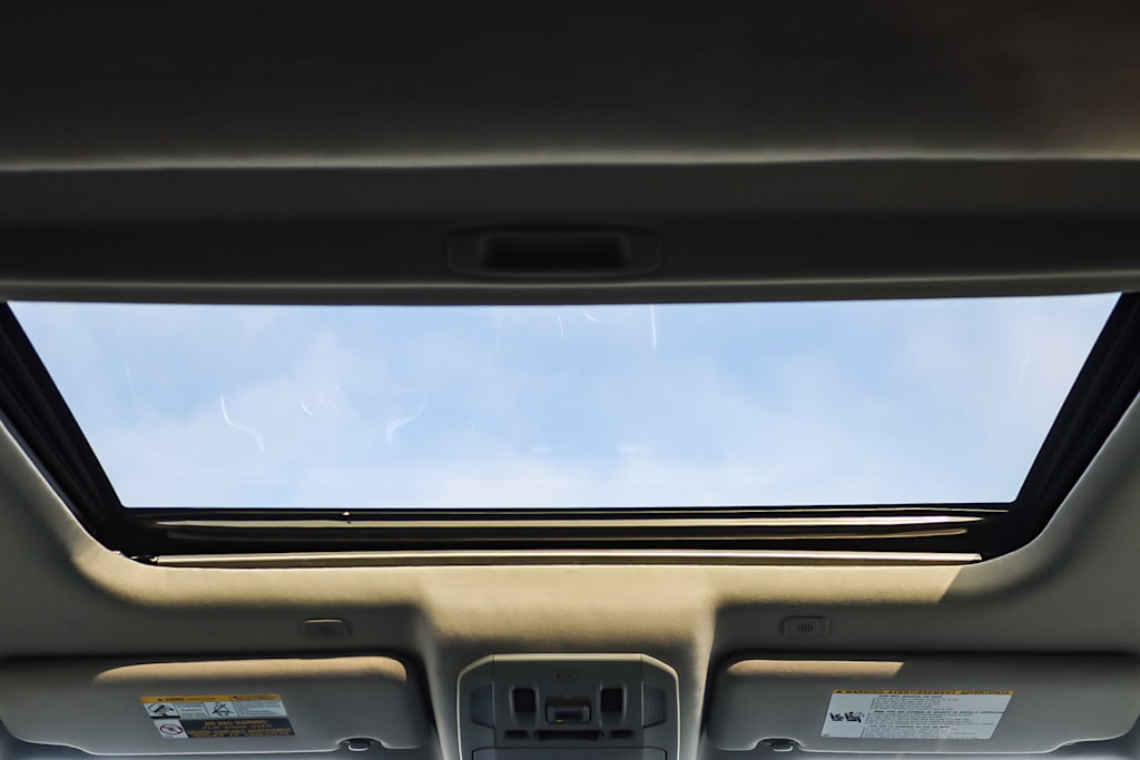 Thumbnail: 2023 Toyota Highlander - 22