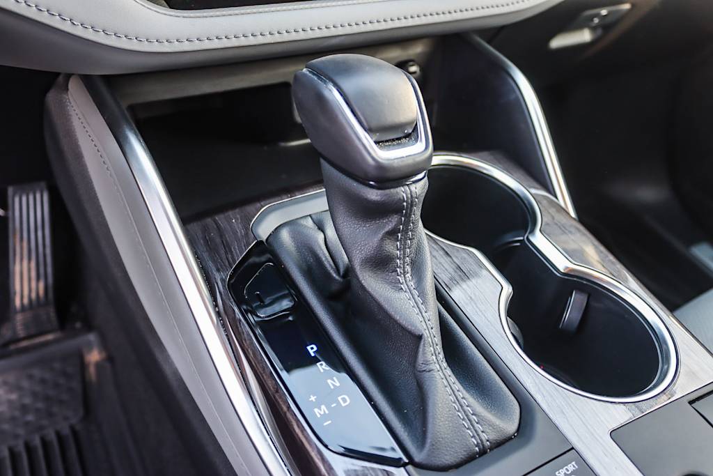 Thumbnail: 2023 Toyota Highlander - 13