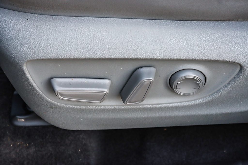 Thumbnail: 2023 Toyota Highlander - 24