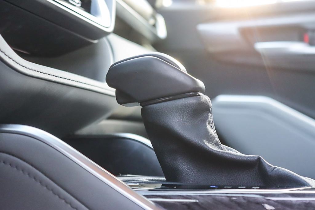 Thumbnail: 2023 Toyota Highlander - 25