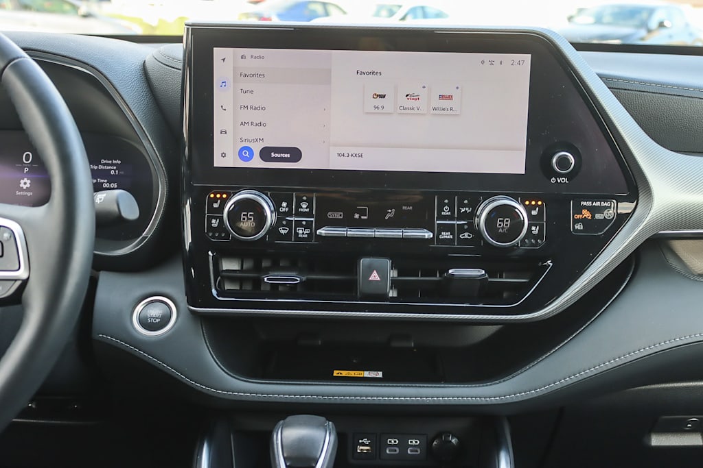 Thumbnail: 2024 Toyota Highlander - 12