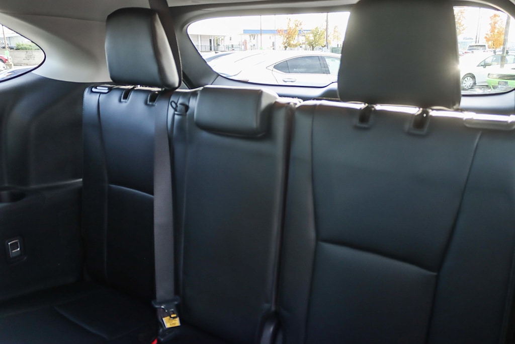 Thumbnail: 2024 Toyota Highlander - 23