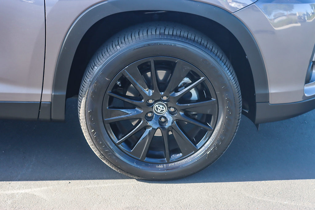 Thumbnail: 2019 Toyota Highlander - 6