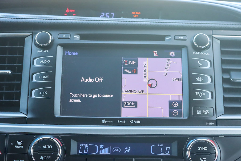 Thumbnail: 2019 Toyota Highlander - 21