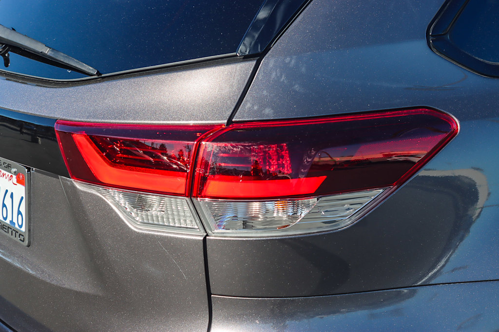 Thumbnail: 2019 Toyota Highlander - 19