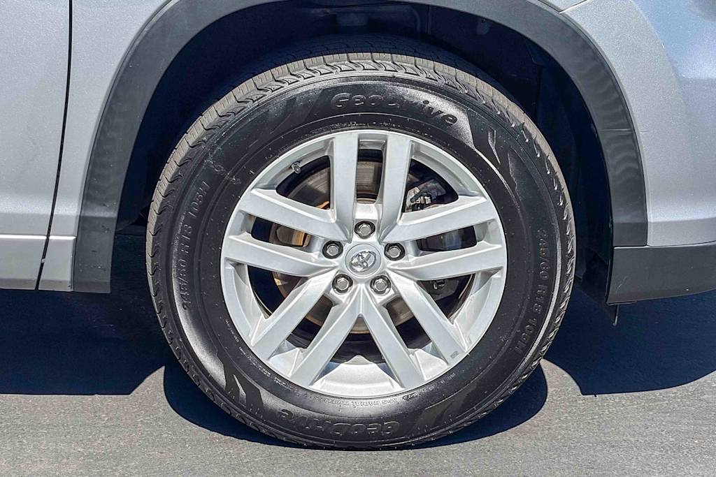 Thumbnail: 2015 Toyota Highlander - 6