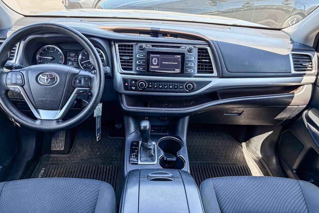 Thumbnail: 2015 Toyota Highlander - 2