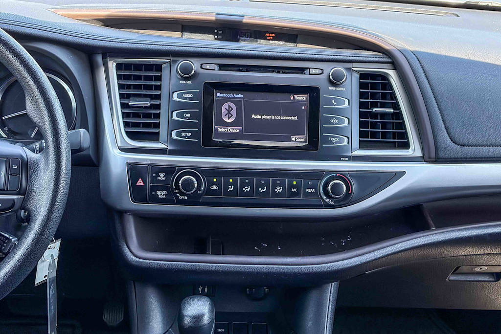 Thumbnail: 2015 Toyota Highlander - 12