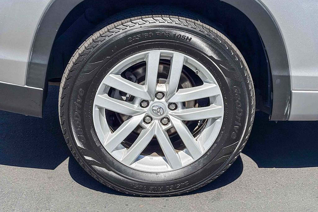 Thumbnail: 2015 Toyota Highlander - 20