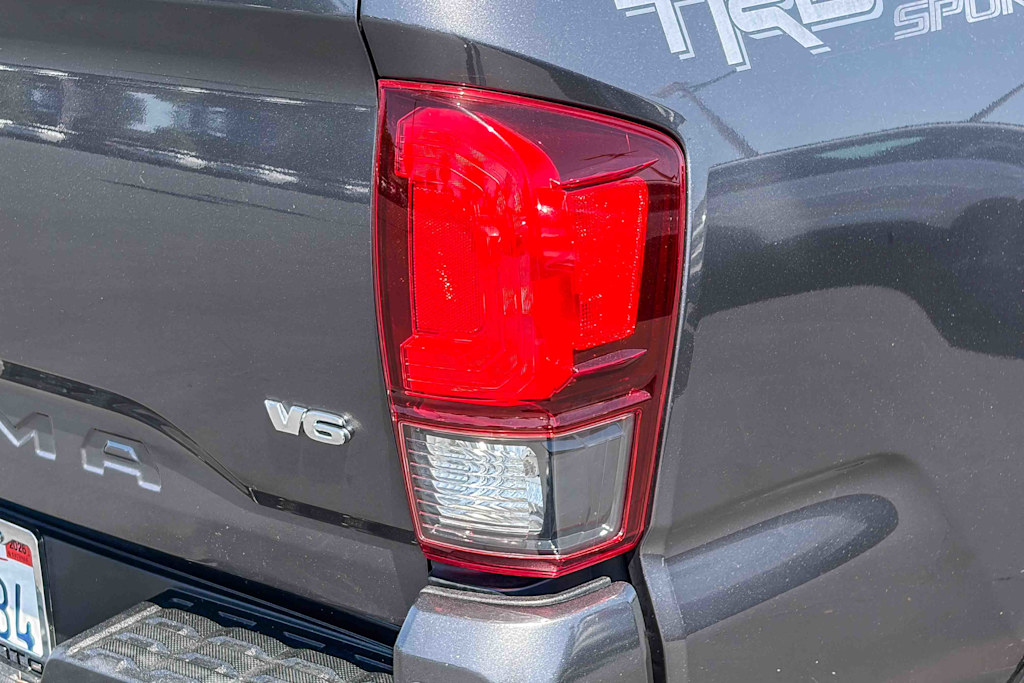 Thumbnail: 2018 Toyota Tacoma - 19