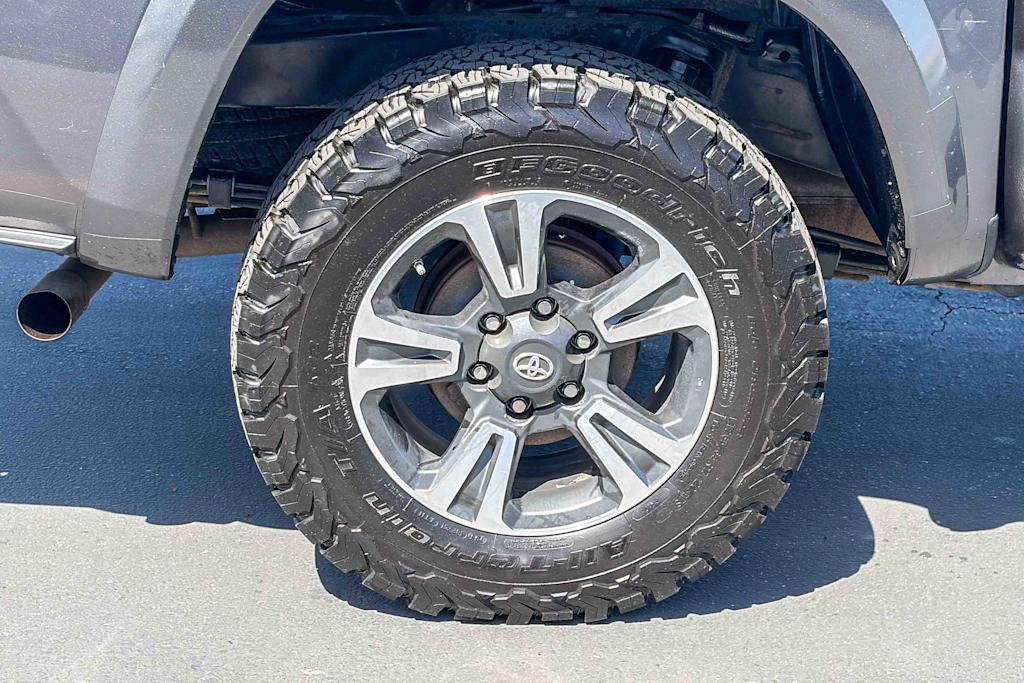 Thumbnail: 2018 Toyota Tacoma - 20