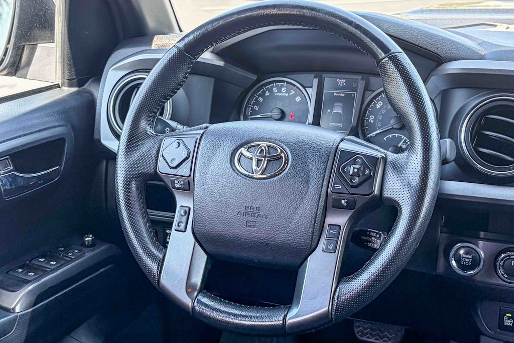 Thumbnail: 2018 Toyota Tacoma - 8