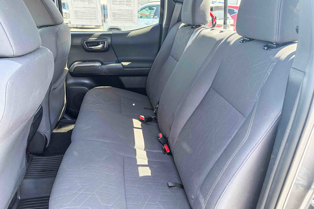 Thumbnail: 2018 Toyota Tacoma - 11