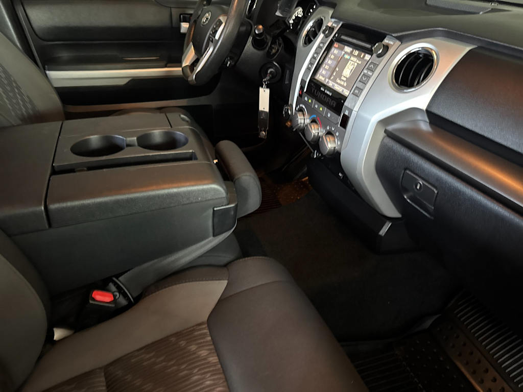 Thumbnail: 2018 Toyota Tundra - 13