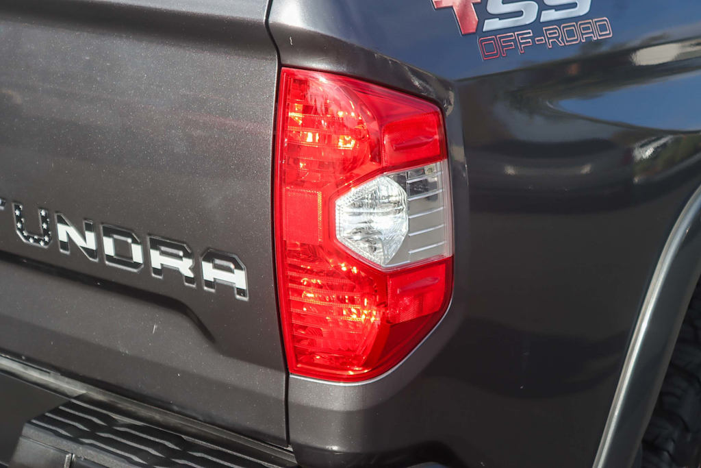 Thumbnail: 2021 Toyota Tundra - 19