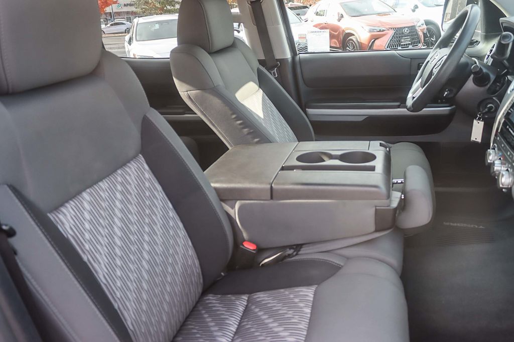 Thumbnail: 2021 Toyota Tundra - 9